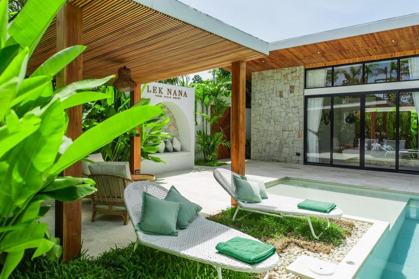 Lek Nana Bophut Phase 2 — terrace with a shaded lounge by the pool